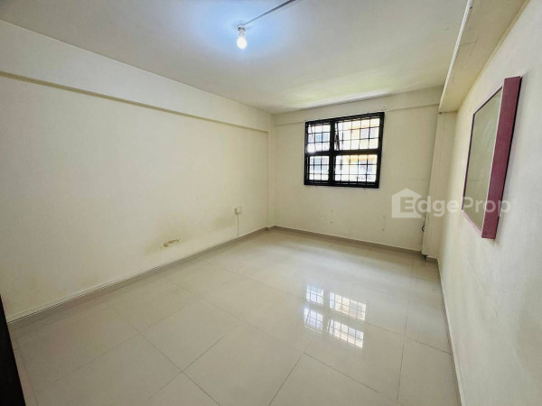 88 COMMONWEALTH CLOSE photo 2