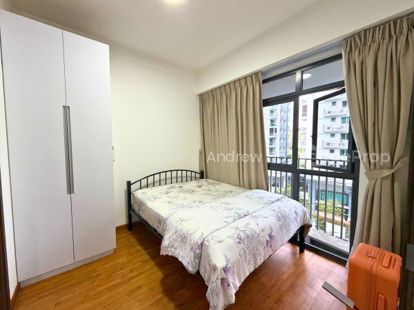 LAUREL TREE 9