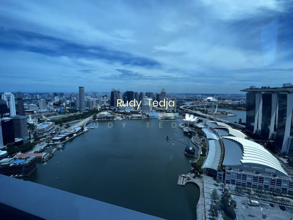 MARINA BAY RESIDENCES photo 5