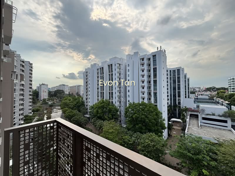 SCENECA RESIDENCE image 1 of 10