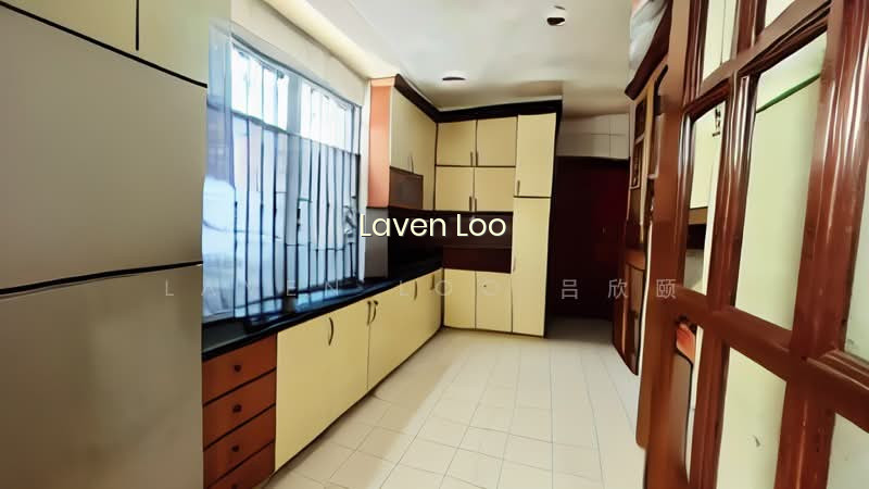 SEMI D LANDED FOR SALE NEAR KEMBANGAN MRT photo 5