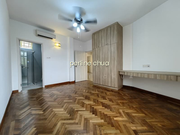 ORANGE REGENCY photo 6