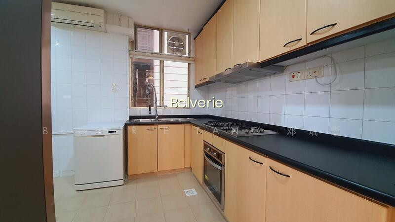 LEONIE CONDOTEL photo 2