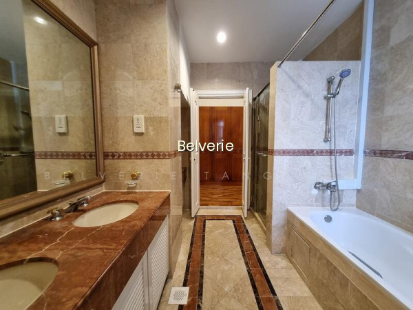 LEONIE CONDOTEL photo 4