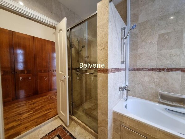 LEONIE CONDOTEL photo 5