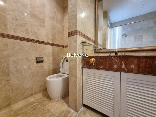 LEONIE CONDOTEL photo 6