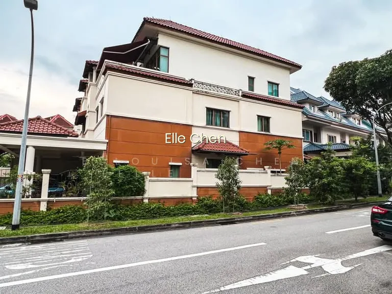 Choa Chu Kang | Yew Tee Terrace House image 1 of 10