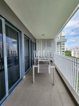 THE LAKEFRONT RESIDENCES photo 5