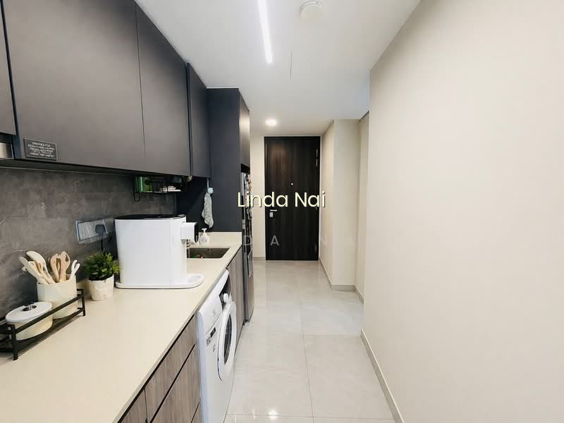 RIVERFRONT RESIDENCES photo 2