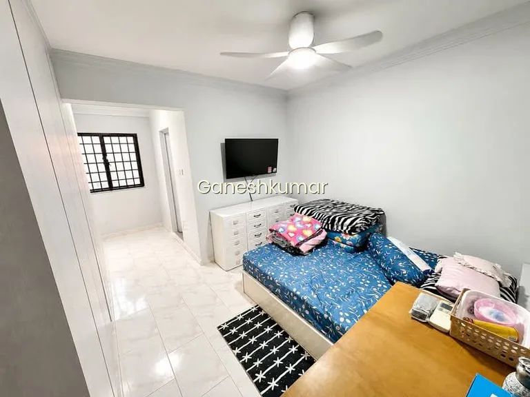 445 Sin Ming Avenue image 1 of 10
