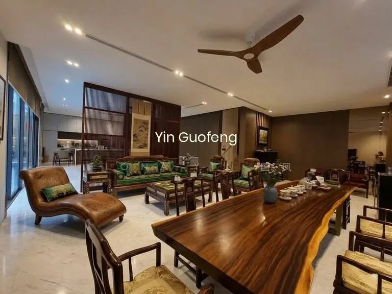 Price Reduced 几乎全新 Nice Plot Fiona 国凤 8218 5108 image 1 of 6