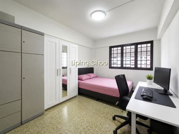 112 Jurong East Street 13 image 1 of 10