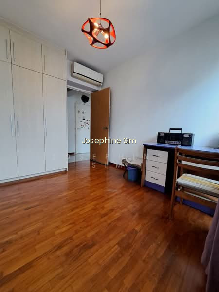 520B TAMPINES CENTRAL 8 image 1 of 10