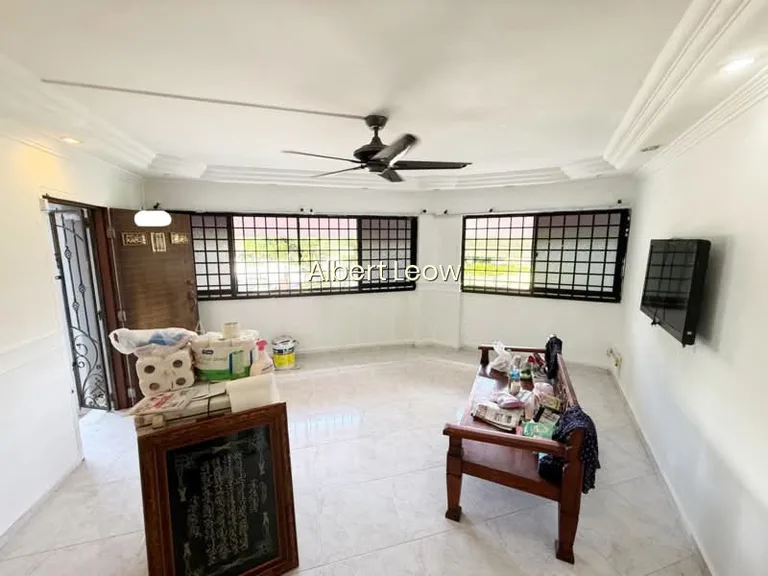 270 Tampines Street 21 image 1 of 9
