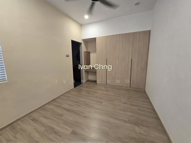 ⭐️⭐️LANDED7772@ WIDE FRONTAGE CORNER TERRACE GOOD LAND SIZE WALK TO SERANGOON MRT AND NEX D19 photo 4