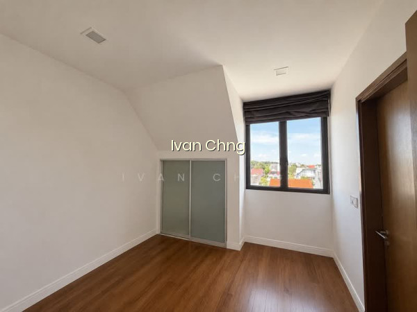 ⭐️⭐️LANDED7772@ FREEHOLD 5BR ENSUITE WITH LIFT D15 TERRACE CONVENIENT LOCATION photo 5