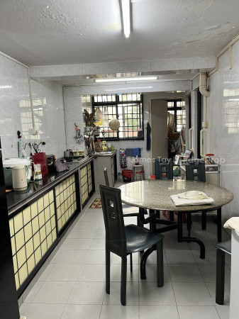 53 LORONG 5 TOA PAYOH photo 2