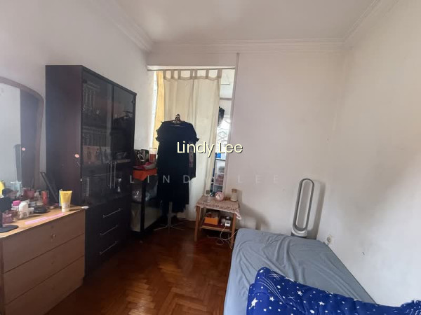 SPACIOUS THREE STOREY CORNER TERRACE FOR SALE! photo 3