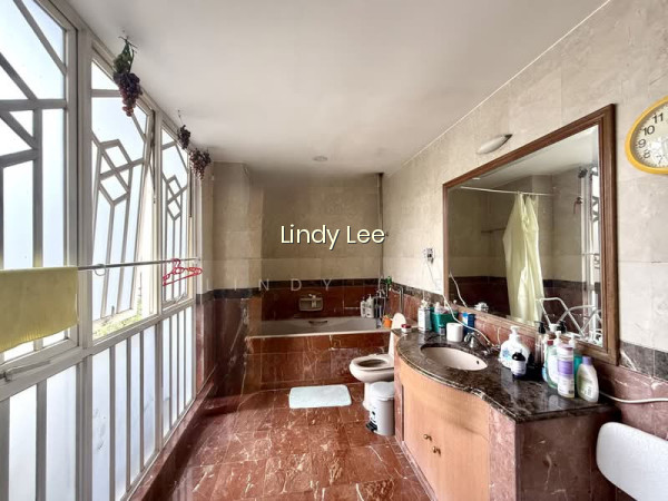 SPACIOUS THREE STOREY CORNER TERRACE FOR SALE! photo 5