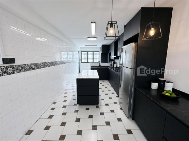 821 WOODLANDS STREET 82 photo 5