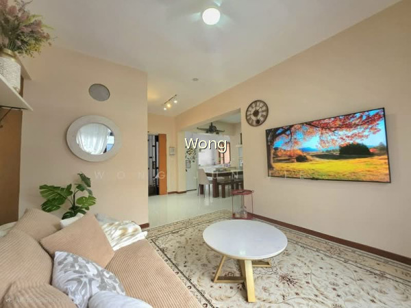 118A CANBERRA CRESCENT image 1 of 10