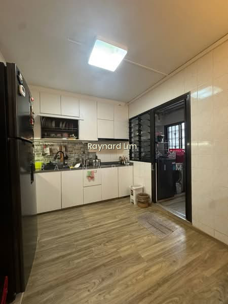 607 Woodlands Ring Road