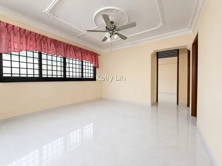 930 Yishun Central 1 image 1 of 8