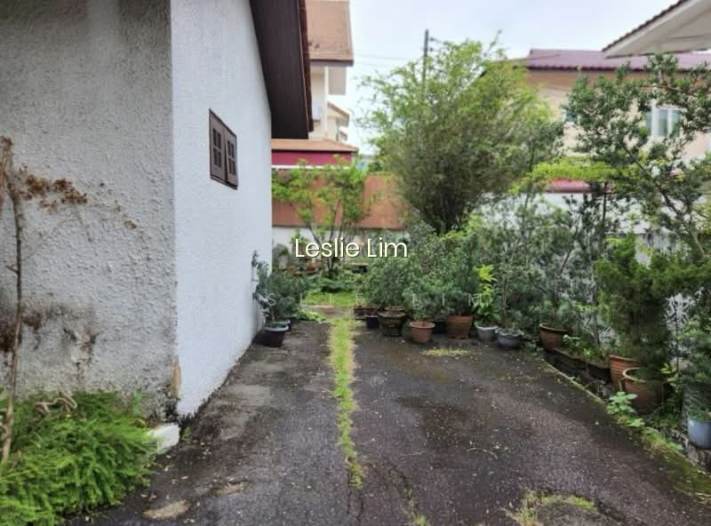 RARE !!! SQUARISH PLOT OF LAND FOR REBUILD,DON’T MISS !!! photo 6