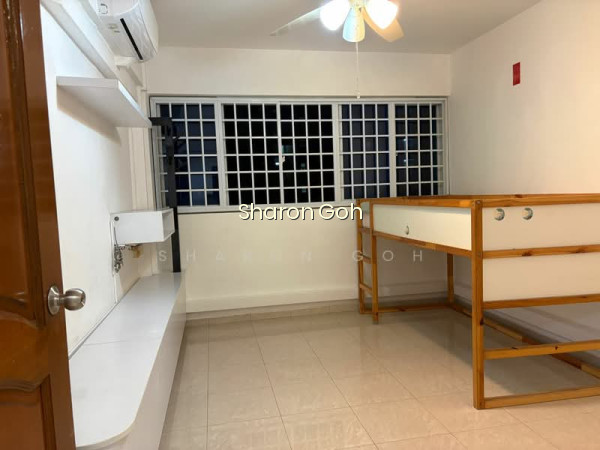 725 ANG MO KIO AVENUE 6 image 1 of 9