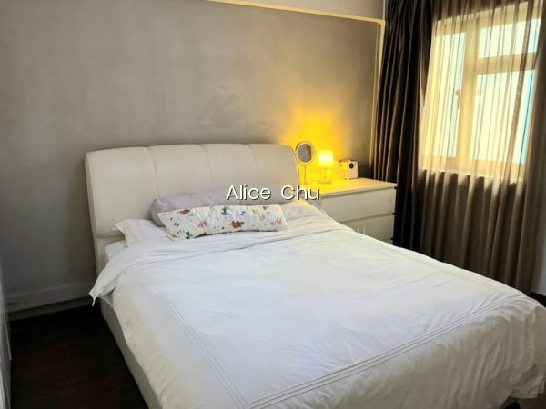 76 LORONG LIMAU photo 2