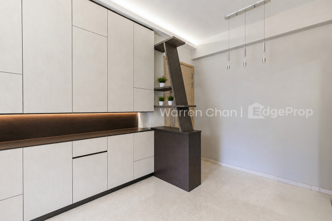 THE LUXURIE 7