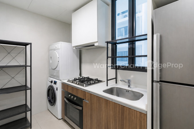 THE LUXURIE 8