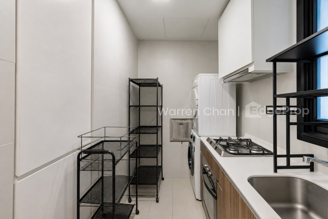 THE LUXURIE 9