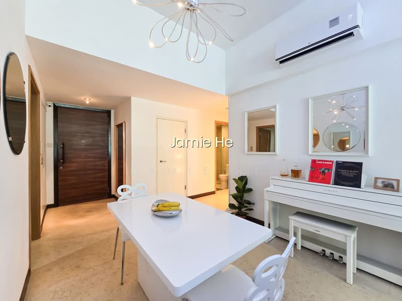 FREEHOLD LARGE 2 BEDROOM 680M TO DAKOTA MRT image 1 of 9