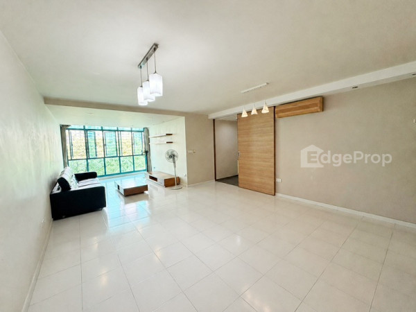 186 PUNGGOL CENTRAL photo 5