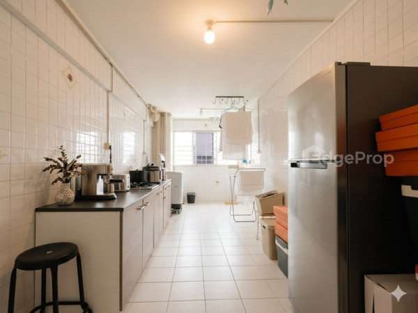 653 YISHUN AVENUE 4 photo 3