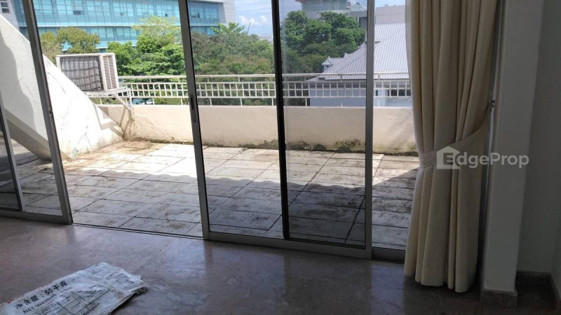 PEPYS HILL CONDOMINIUM photo 3