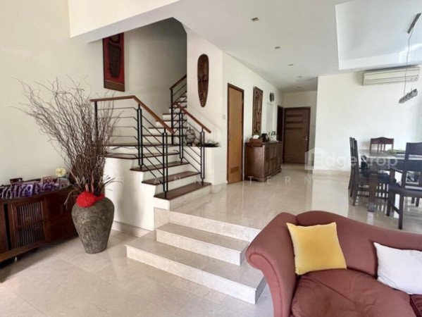 2.5 STOREY CORNER TERRACE @ CHUAN LINK - NEAR SERANGOON GARDEN MARKET photo 4