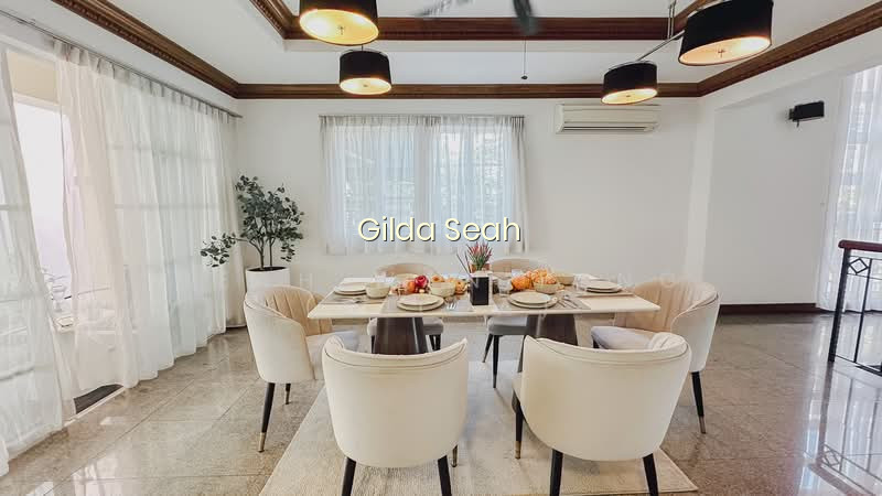 RARE DETACHED BUNGALOW NEAR NOVENA D11 photo 4