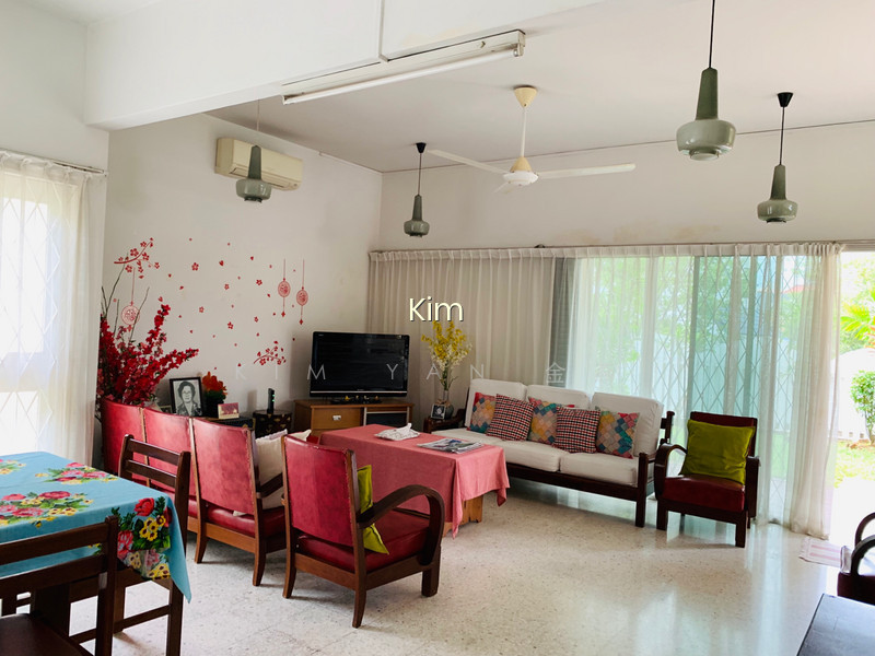 POLISH THE GEM! RARE FREEHOLD BUNGALOW WITH HUGE, FLAT, REGULAR SHAPED LAND AND WIDE FRONTAGE photo 5