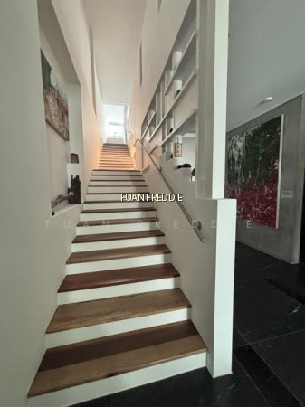 AVANT-GARDE LUXURY LIVING 前卫奢华生活典范3 STOREY TERRACE WITH ATTIC photo 4