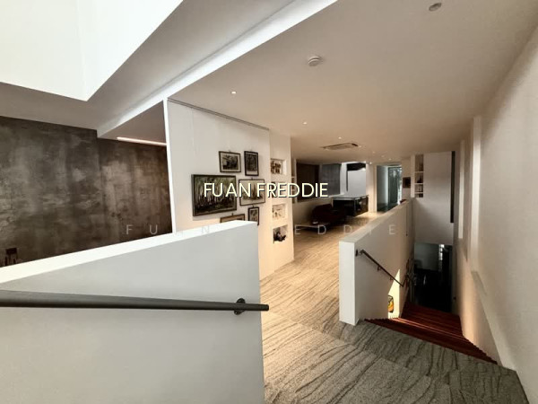 AVANT-GARDE LUXURY LIVING 前卫奢华生活典范3 STOREY TERRACE WITH ATTIC photo 5