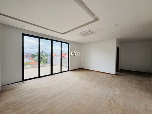 BRAND NEW FREEHOLD SEMI-D, 4 LEVELS WITH LIFT, PARK 3 CARS INSIDE photo 3