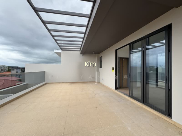 BRAND NEW FREEHOLD SEMI-D, 4 LEVELS WITH LIFT, PARK 3 CARS INSIDE photo 6
