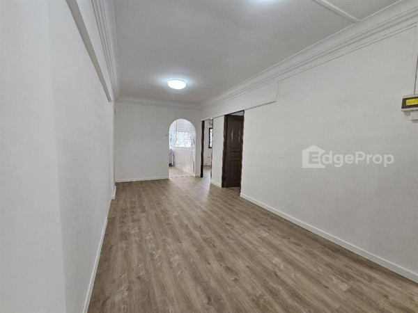 303 JURONG EAST STREET 32 photo 4