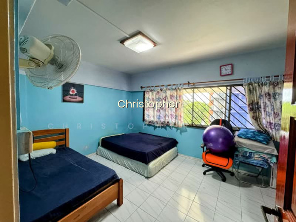 842 SIMS AVENUE photo 6