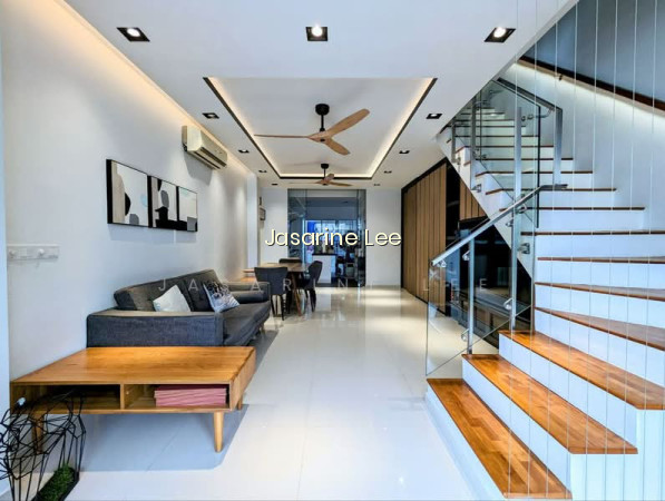 ⭐⭐LANDED7772 @ 3.5 STOREY INTER TERRACE RENOVATED AT D20 photo 3