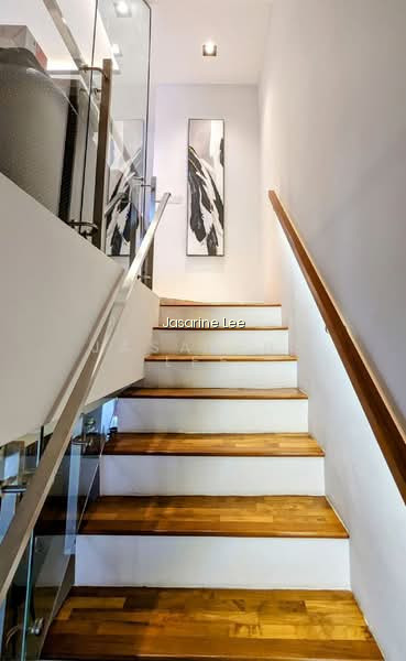 ⭐⭐LANDED7772 @ 3.5 STOREY INTER TERRACE RENOVATED AT D20 photo 4