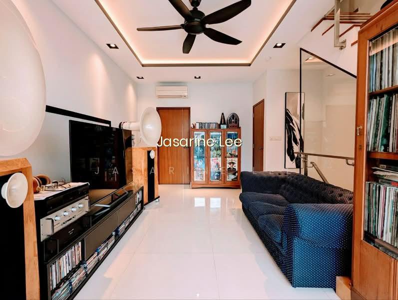 ⭐⭐LANDED7772 @ 3.5 STOREY INTER TERRACE RENOVATED AT D20 photo 5