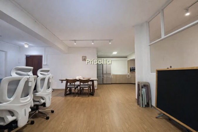 472 SEMBAWANG DRIVE photo 6